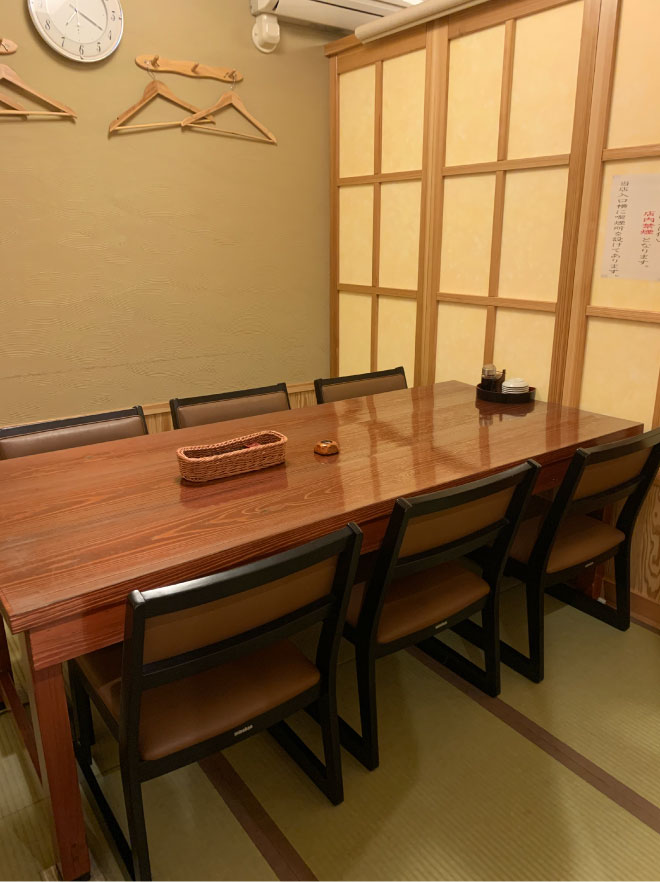 会席メニューは3000円からあって、味は申し分なし。老舗だけあって、にぎりはじめ任せて安心の品が並び、お箸が進みます。